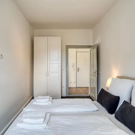 Innsbruckhomes At Botanical Garden Apartment