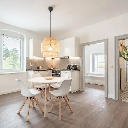 Апартаменты Innsbruckhomes At Botanical Garden Инсбрук