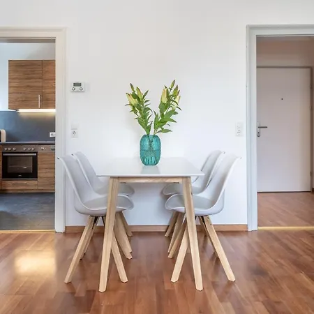 Апартаменты Innsbruckhomes At Botanical Garden Инсбрук