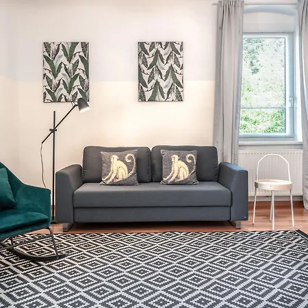 Innsbruckhomes At Botanical Garden Apartment